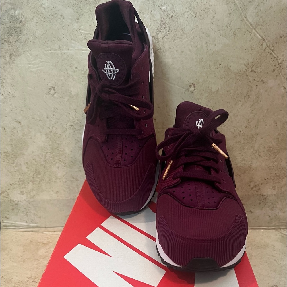 Huarache SE Run size 9